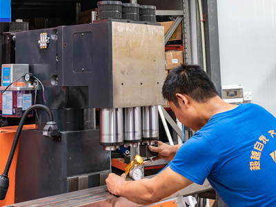 Сложна ли е работата с CNC машината за производство на кранове?